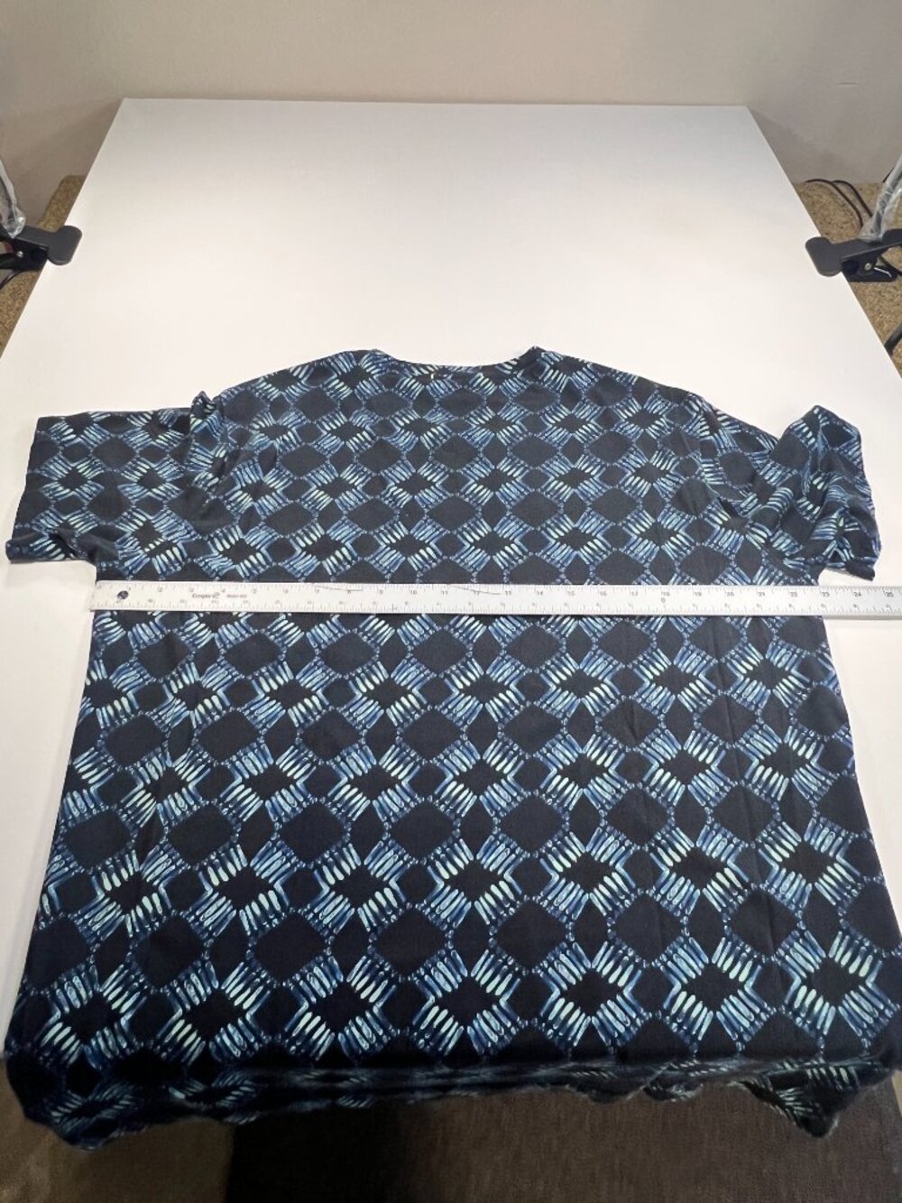 🔥 Authentic Robert Graham Statement Graphic Tee 🔥 - Picture 9 of 10